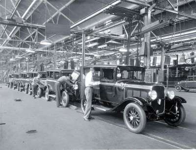 1929 DeSoto assembly line Chrysler Corporation 2