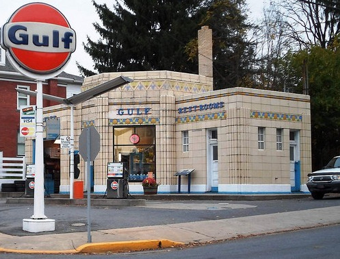 A art deco styled Gulf service station 7