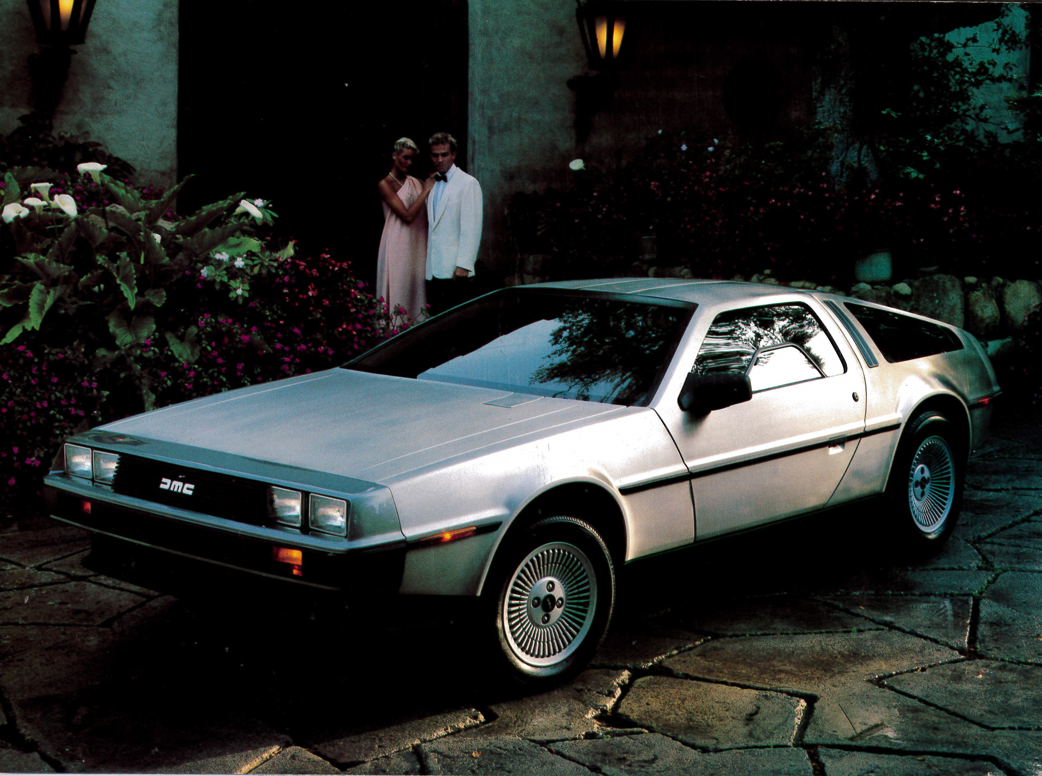 The DeLorean Automobile Pic 5