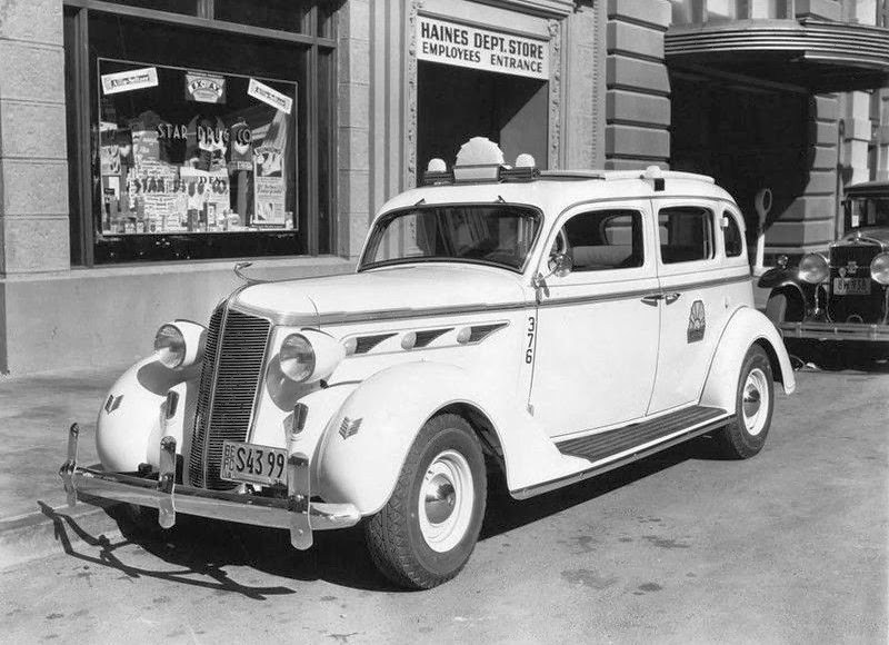 MotorCities - A Brief History of Taxicabs 1907-1968, 2018