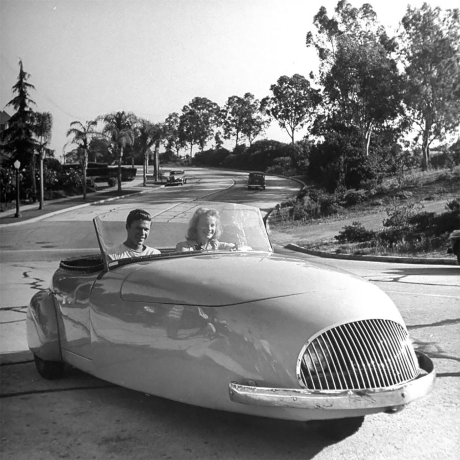 Couple driving an experimental prototype called the Curtis California RESIZED 6