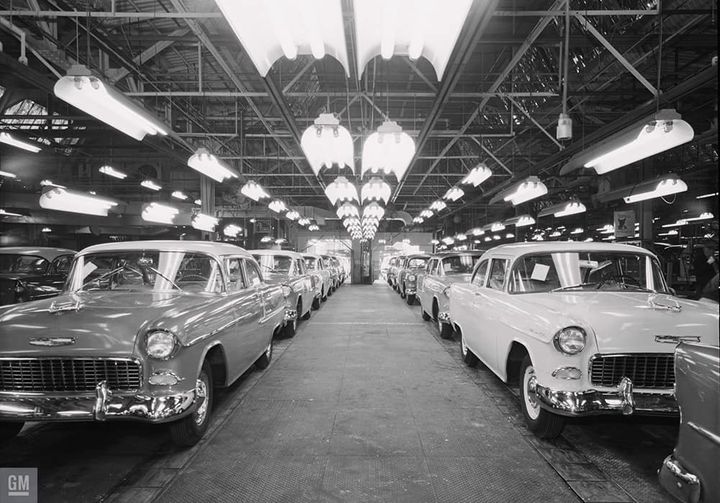 1955 Chevrolet assembly line GM Media Archivesand Special Collections 3