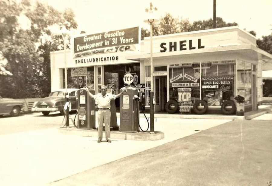 A Shell Oil gas station RESIZED 5