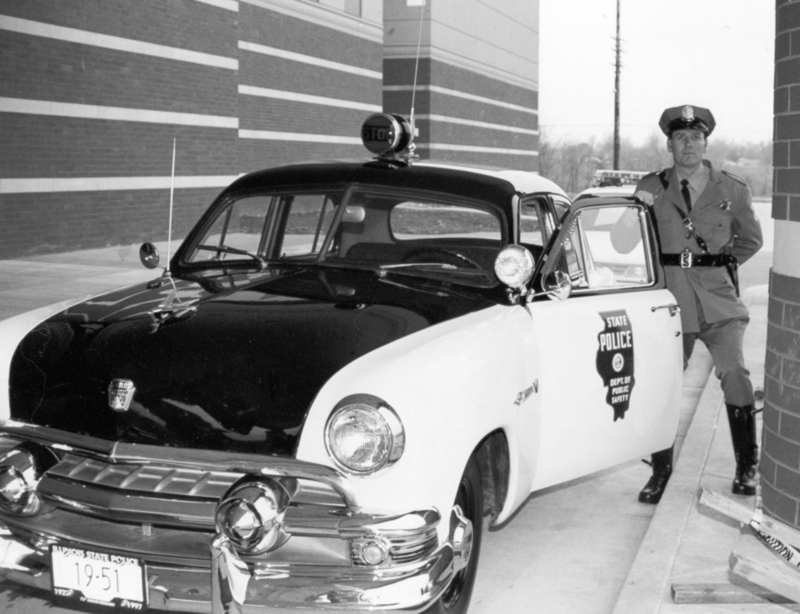 1951 Ford Illinois State Police vehicle RESIZED 4