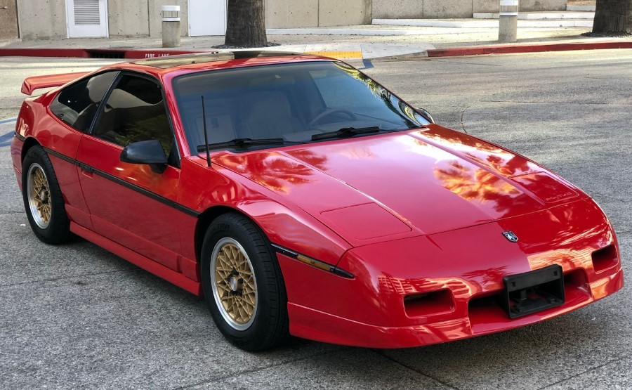 The 1988 Pontiac Fiero GT Mavink.com CROPPED AND RESIZED 6