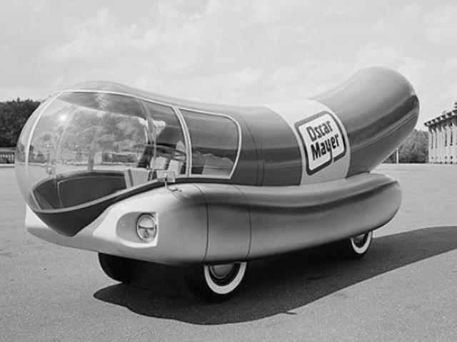 Oscar_Mayer_Wienermobile_2.jpg