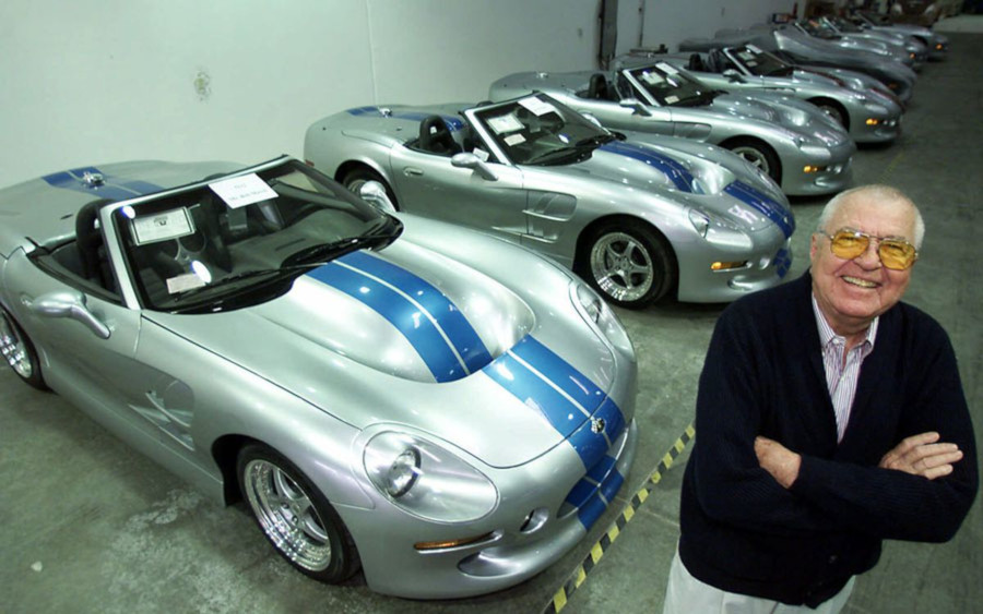 Carroll Shelby standing in front of Shelby Series 1 NY Daily News RESIZED 7