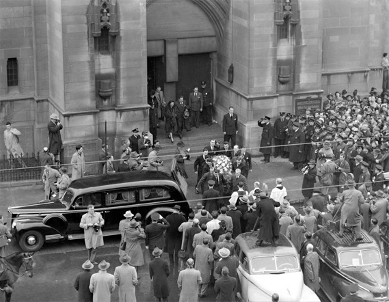 The 1947 funeral of Henry Ford Ford Motor Company Archives 4