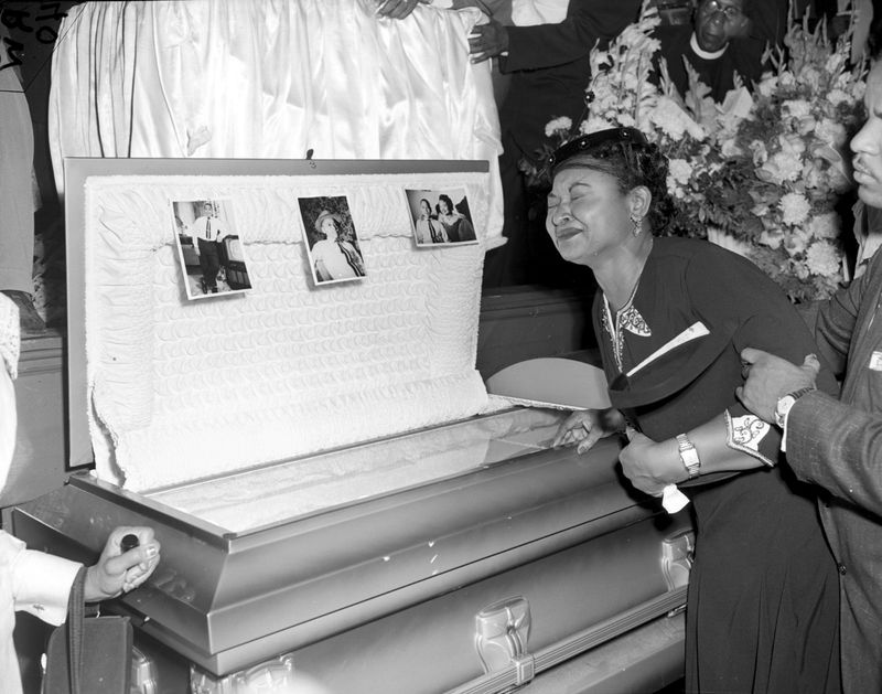 Mamie Till Mobley at sons funeral Sept 6 1955 courtesy of AP